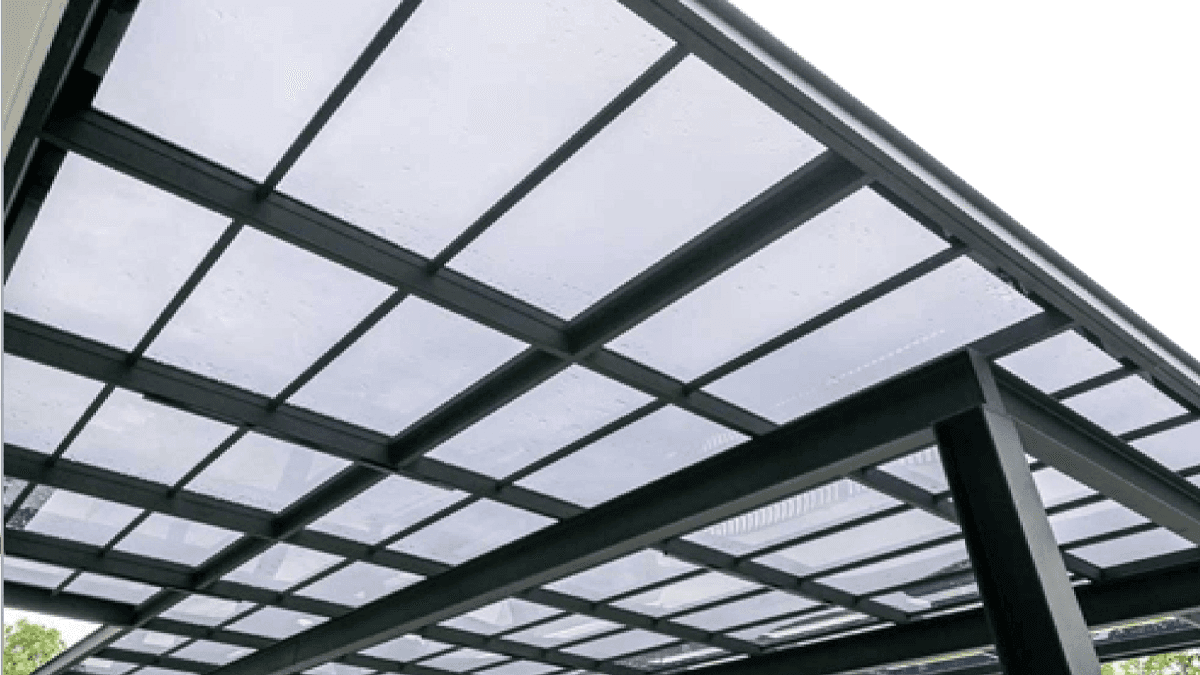 De ce să alegi policarbonat compact pentru acoperișul terasei sau foișorului