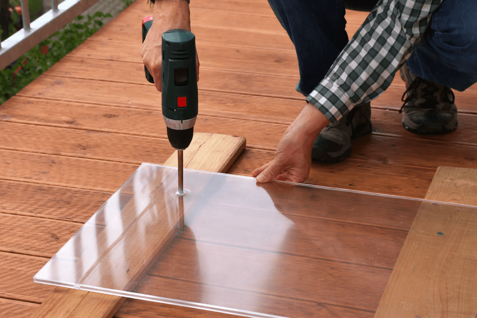 Plexiglas 10 mm, domeniile de utilizare, de ce este una dintre cele mai populare grosimi utilizate