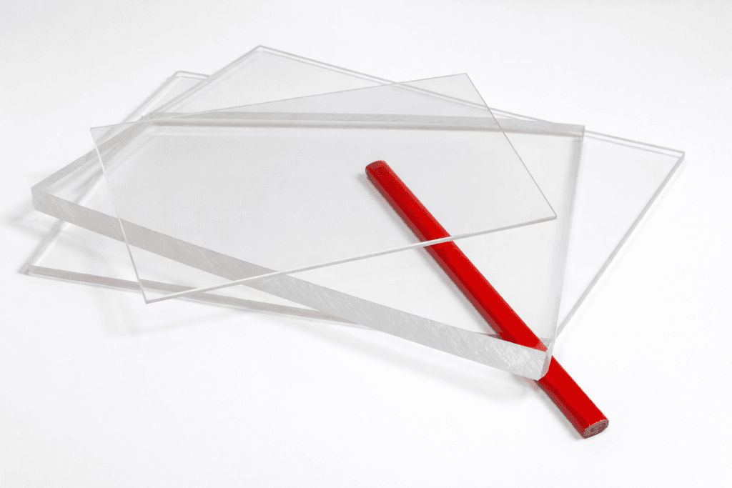 Cât de rezistent este plexiglasul? Ghid complet despre durabilitate și întreținere